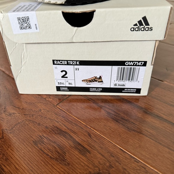 Adidas leopard Racer TR21 sneakers, size 2, barely worn - Picture 2 of 9